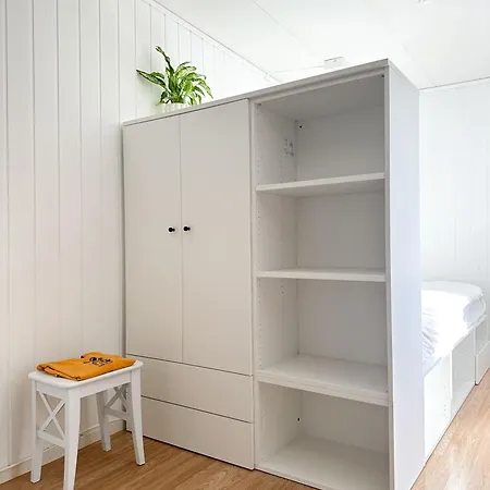 아파트 Lovely, Bright In Great Location 스타방에르